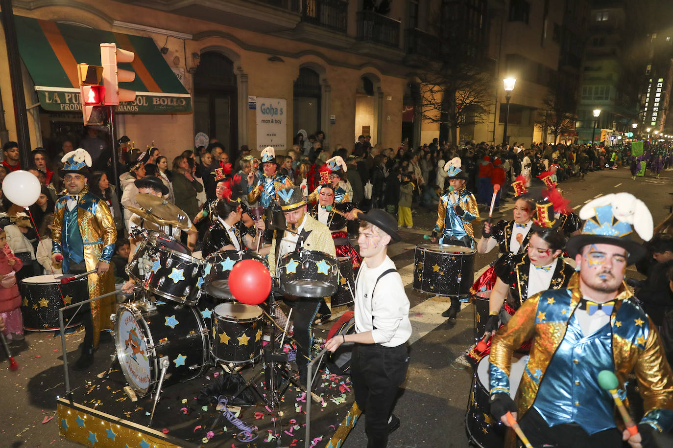 Así fue el desfile de carnaval de Gijón: una multitud y despliegue de originalidad