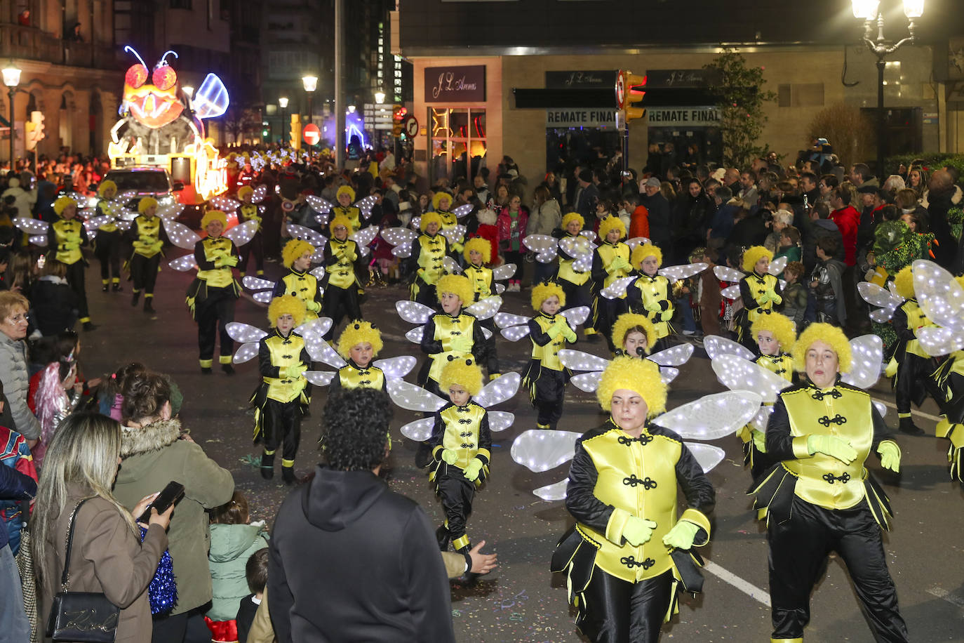 Así fue el desfile de carnaval de Gijón: una multitud y despliegue de originalidad