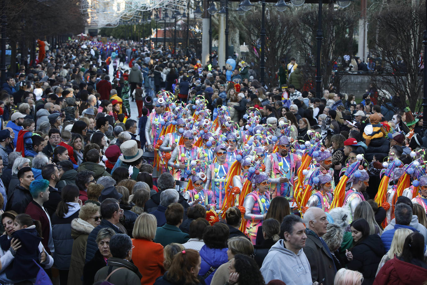 Gijón despide a su sardina y pone fin al Antroxu: todas las imágenes del Martes de Carnaval