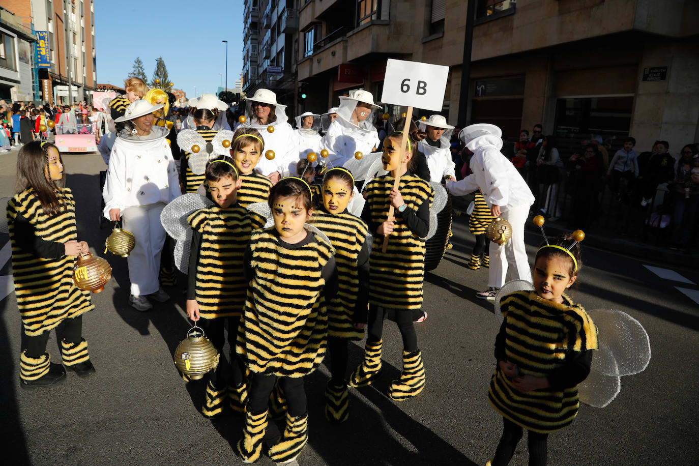 Diversión por las calles de Siero: así fue el gran desfile de carnaval