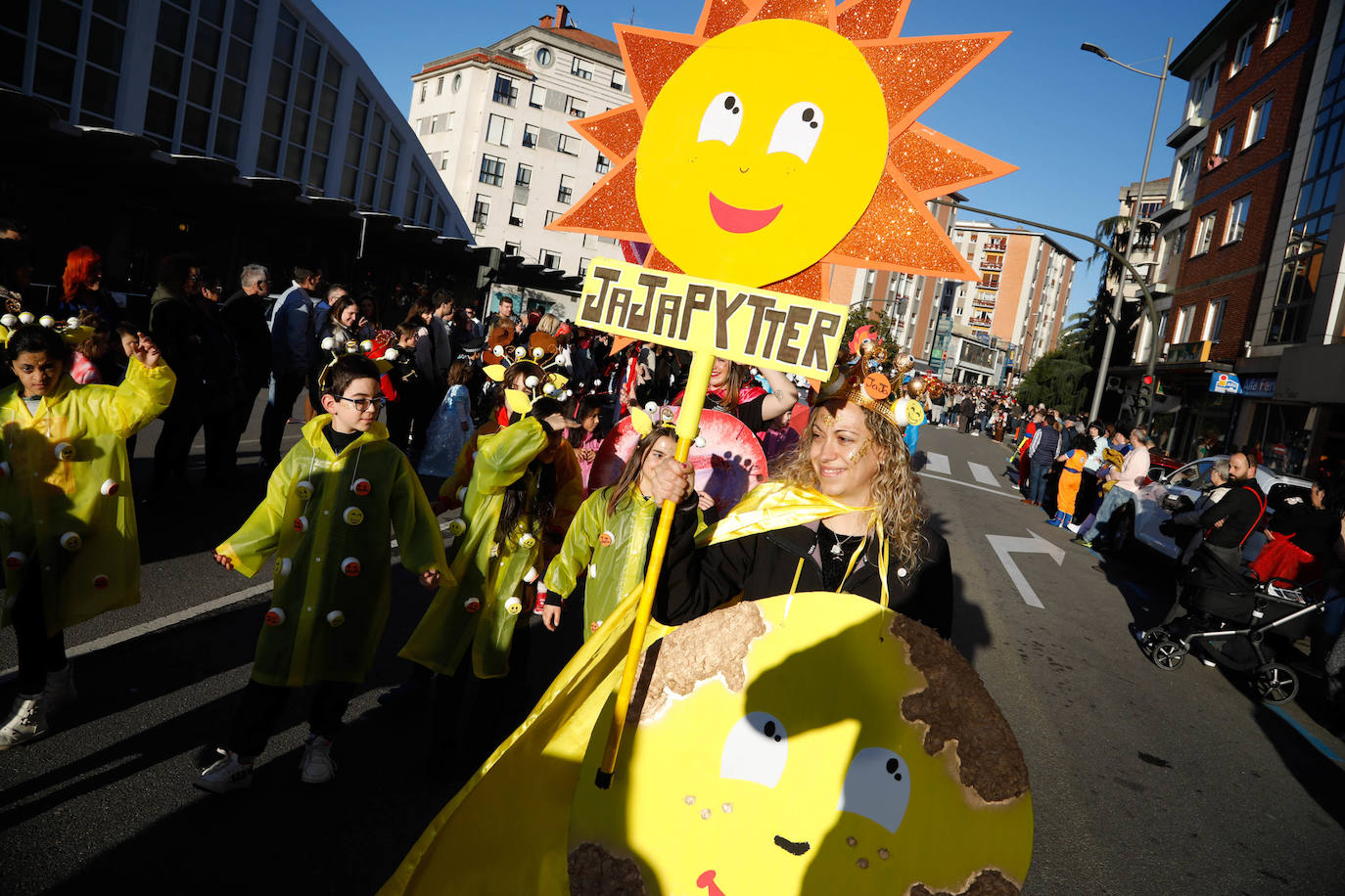 Diversión por las calles de Siero: así fue el gran desfile de carnaval