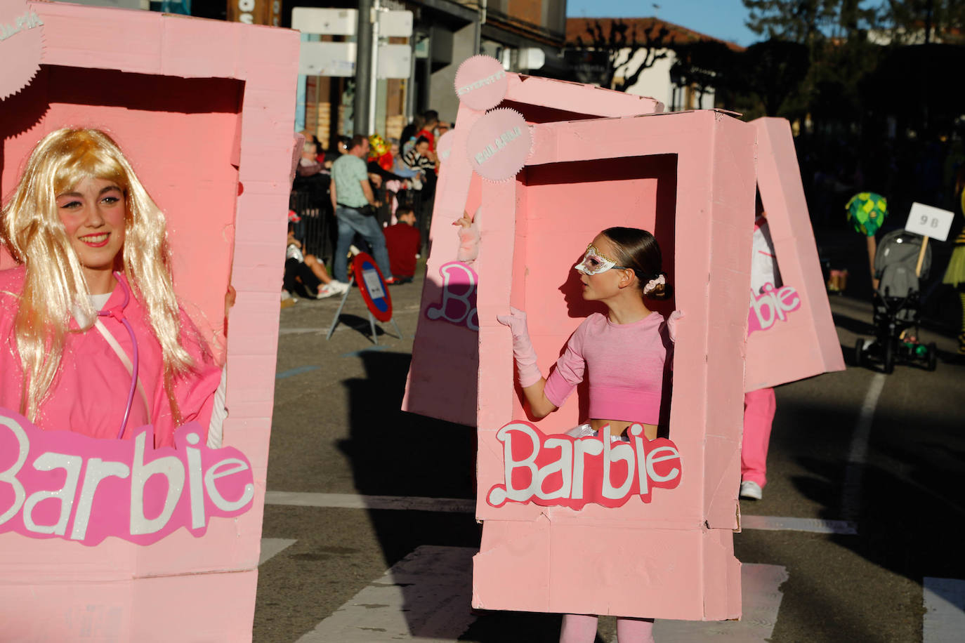 Diversión por las calles de Siero: así fue el gran desfile de carnaval