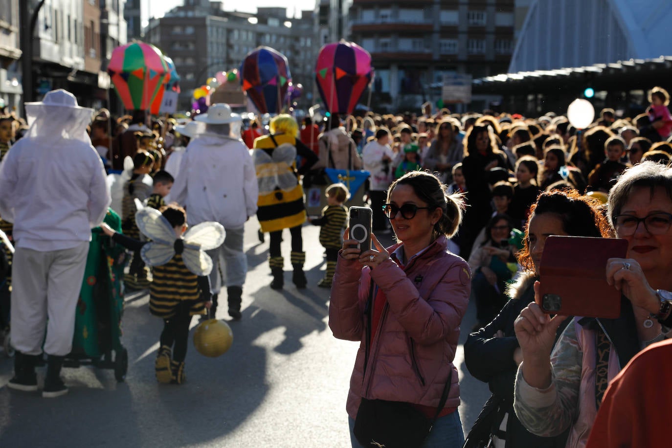 Diversión por las calles de Siero: así fue el gran desfile de carnaval