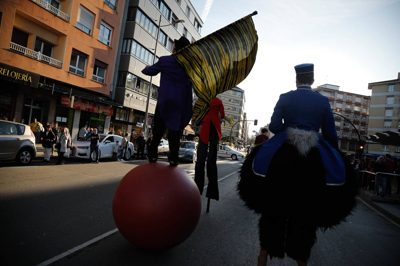 Diversión por las calles de Siero: así fue el gran desfile de carnaval