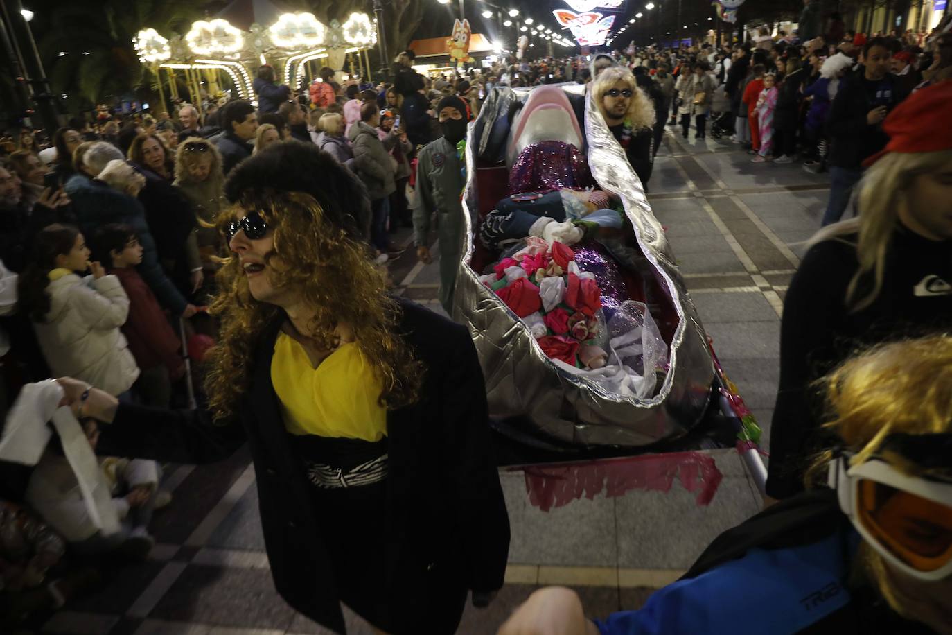 Gijón despide a su sardina y pone fin al Antroxu: todas las imágenes del Martes de Carnaval