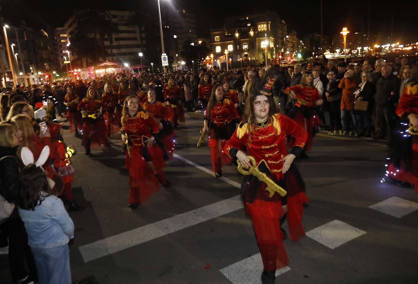 Gijón despide a su sardina y pone fin al Antroxu: todas las imágenes del Martes de Carnaval