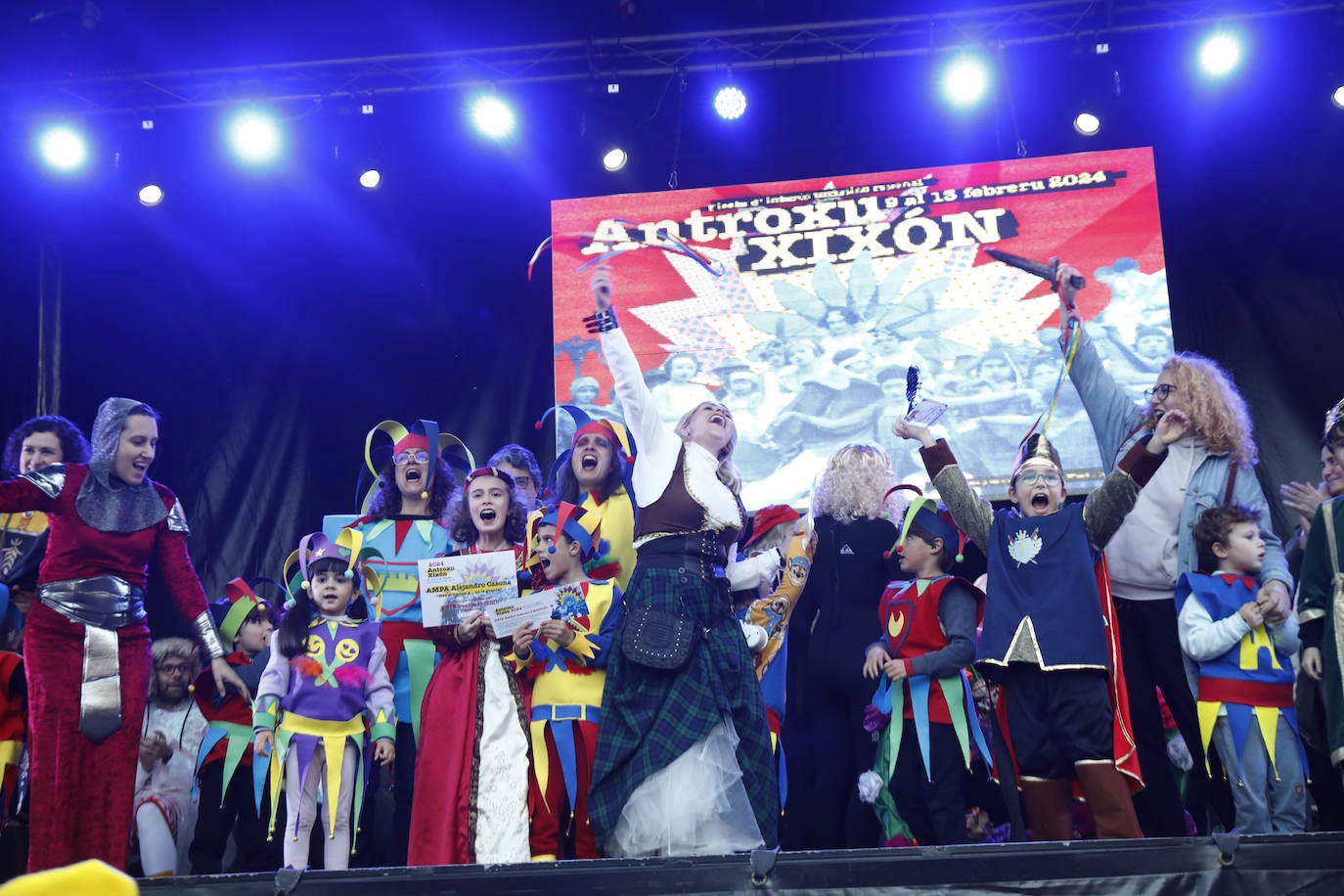 Gijón despide a su sardina y pone fin al Antroxu: todas las imágenes del Martes de Carnaval