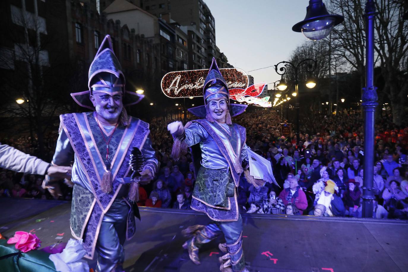 Gijón despide a su sardina y pone fin al Antroxu: todas las imágenes del Martes de Carnaval