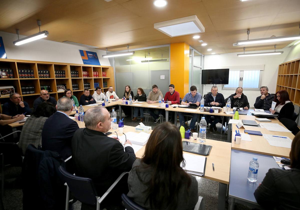 Reunión de los trabajadores de los ITV con el Gobierno del Principado.