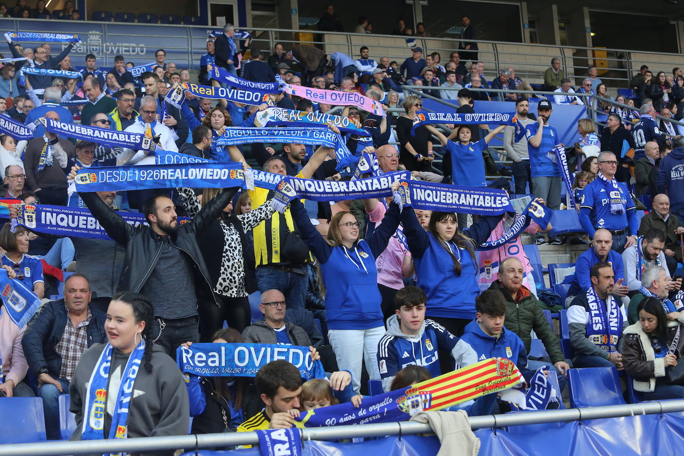 ¿Estuviste viendo el Oviedo - Burgos en el Tartiere? ¡Búscate en las fotos!