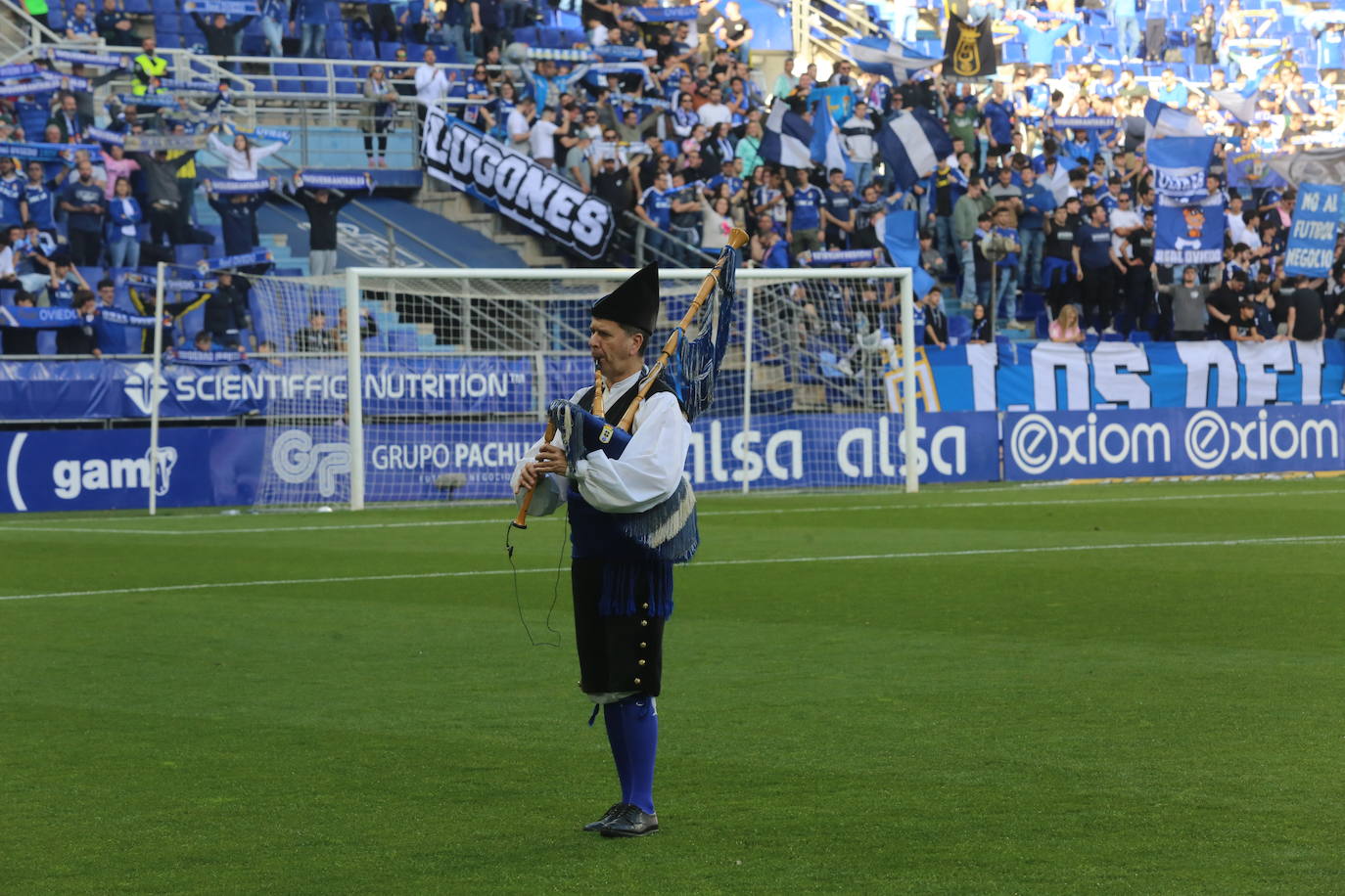 ¿Estuviste viendo el Oviedo - Burgos en el Tartiere? ¡Búscate en las fotos!