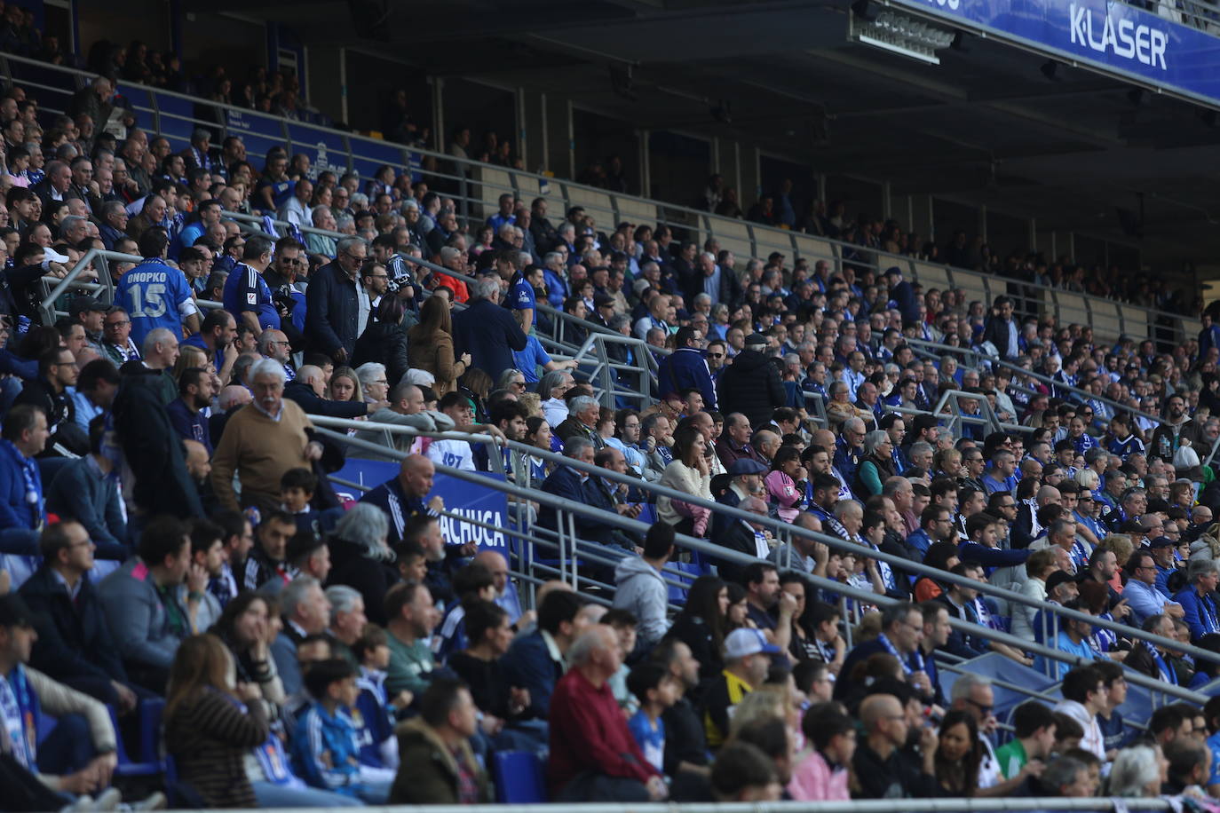 ¿Estuviste viendo el Oviedo - Burgos en el Tartiere? ¡Búscate en las fotos!