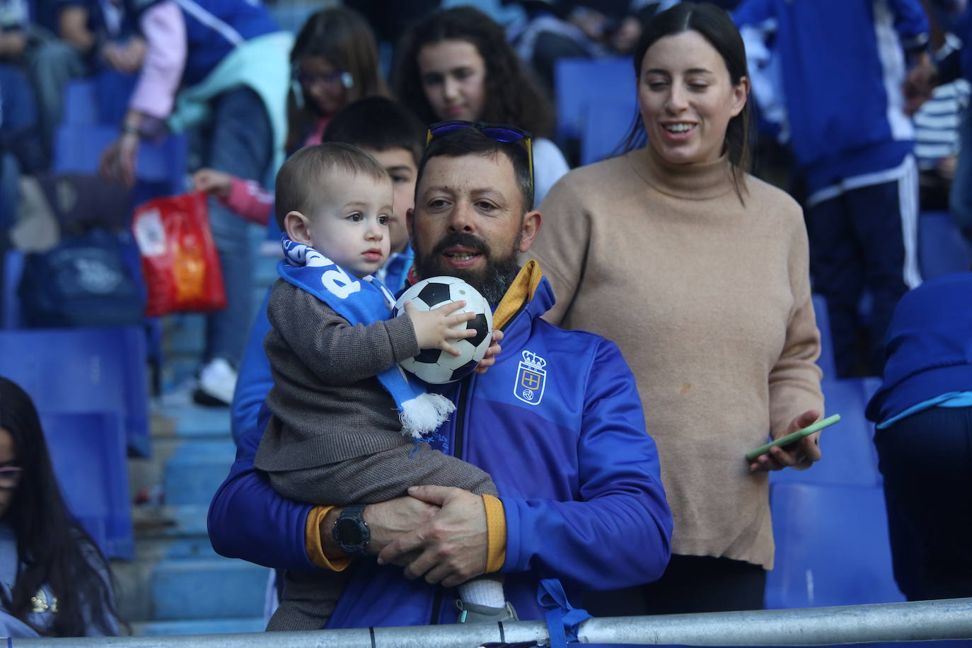 ¿Estuviste viendo el Oviedo - Burgos en el Tartiere? ¡Búscate en las fotos!