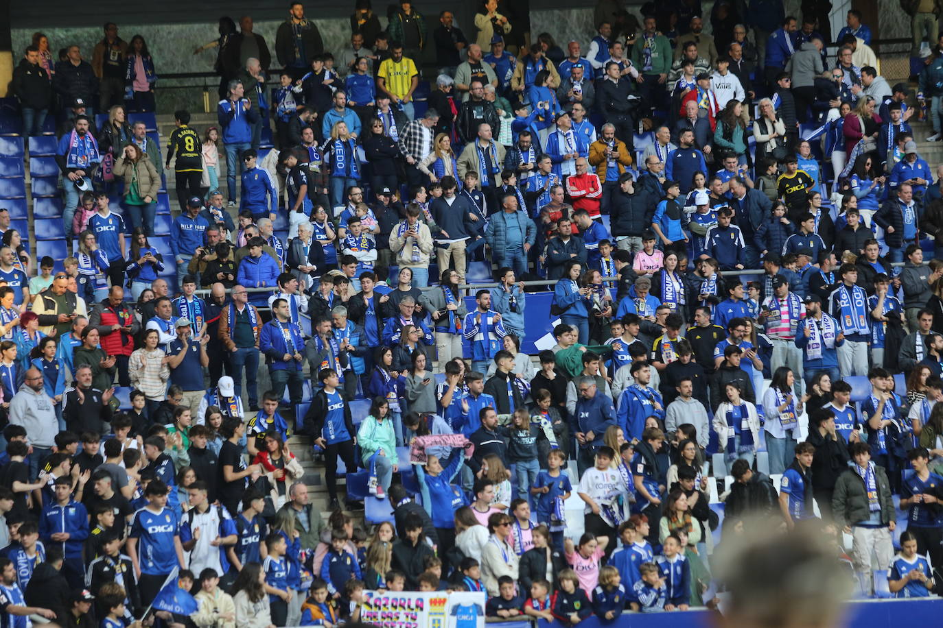 ¿Estuviste viendo el Oviedo - Burgos en el Tartiere? ¡Búscate en las fotos!