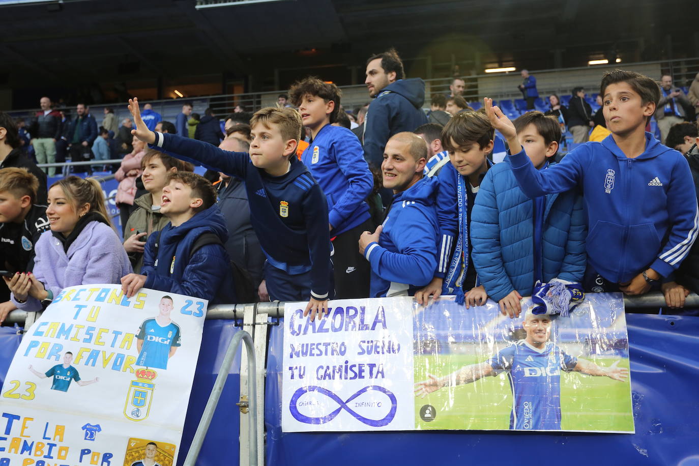 ¿Estuviste viendo el Oviedo - Burgos en el Tartiere? ¡Búscate en las fotos!