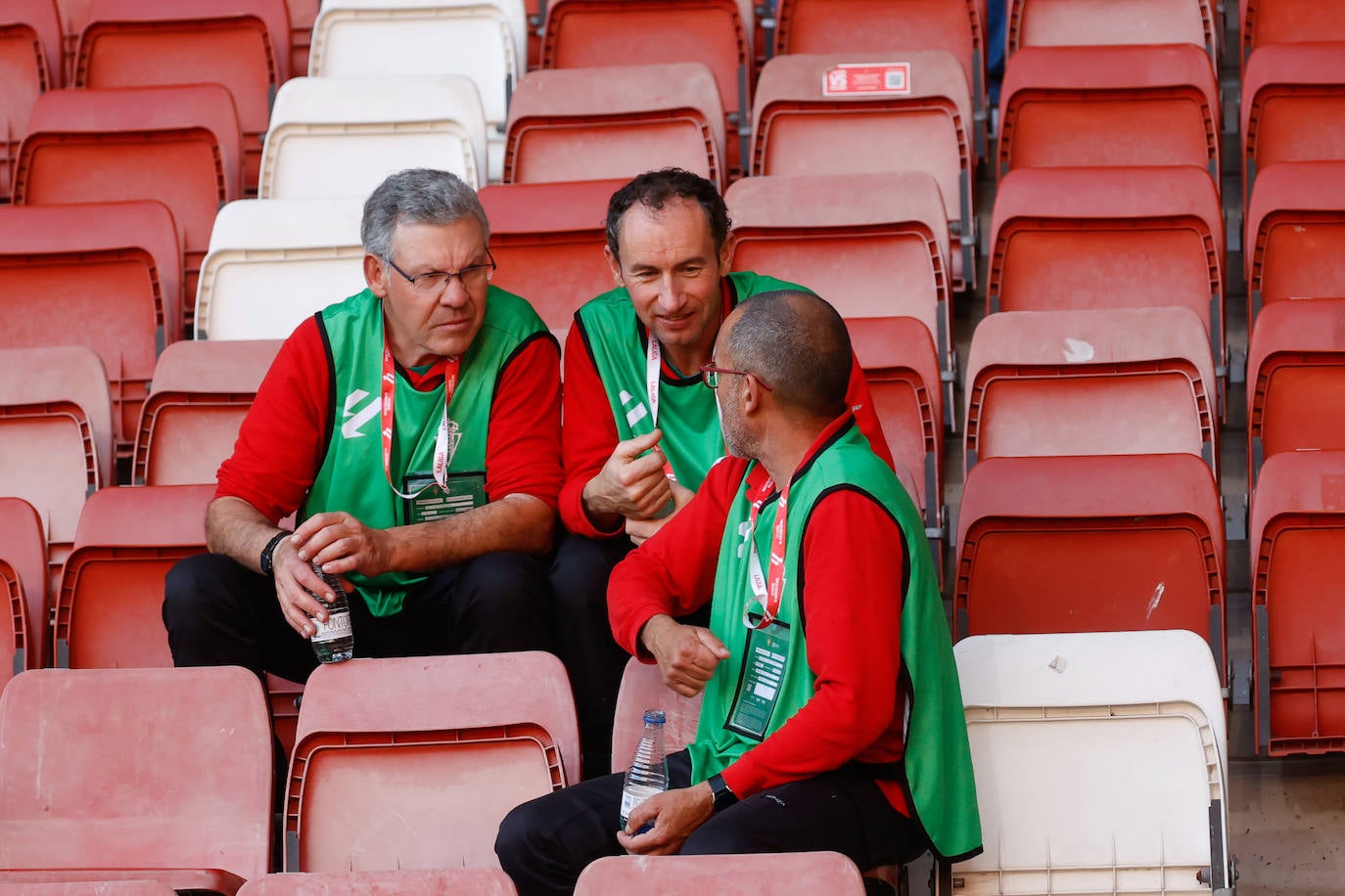 ¿Estuviste viendo el Sporting - Valladolid en El Molinón? ¡Búscate en las fotos!