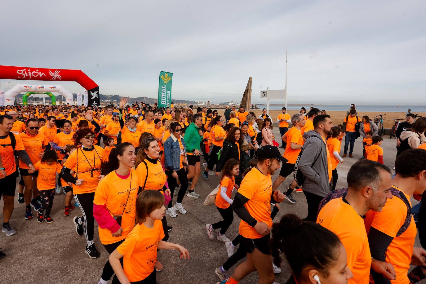 Las imágenes de la carrera Galbán en Gijón