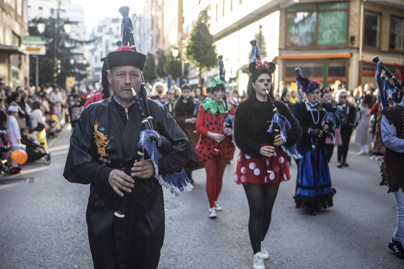 La celebración del antroxu de Oviedo, en imágenes