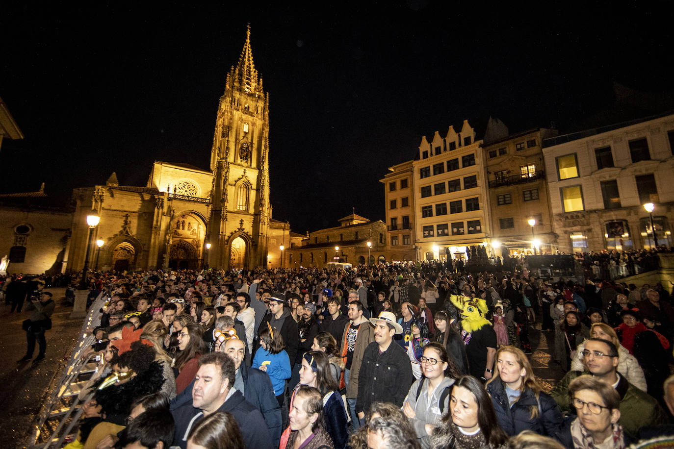 La celebración del antroxu de Oviedo, en imágenes