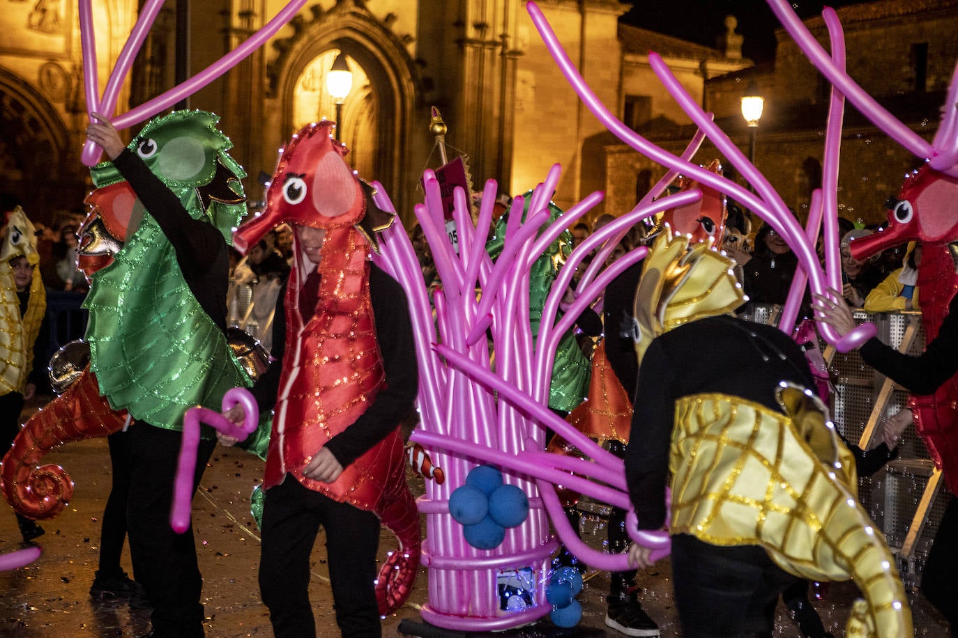 La celebración del antroxu de Oviedo, en imágenes