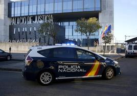 Dos años de cárcel para dos ladrones por amordazar y retener a dos ancianos en su casa de Gijón