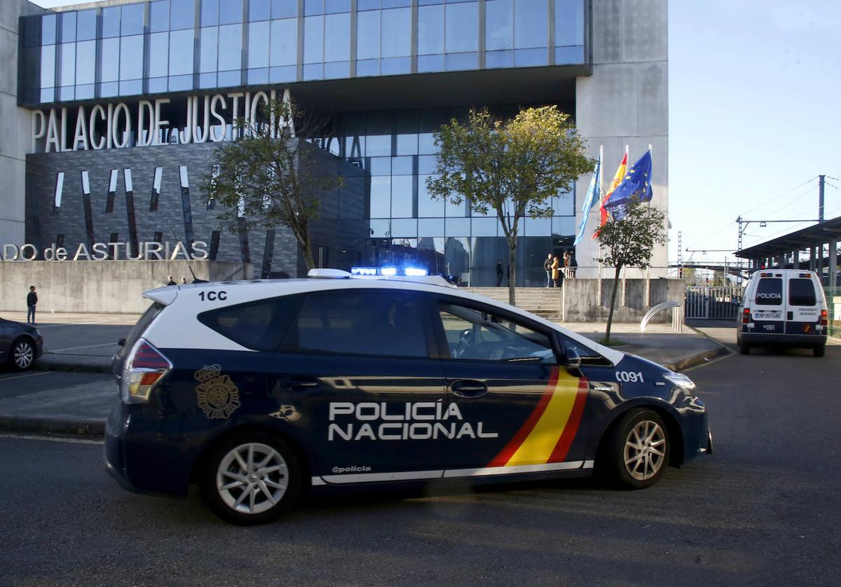 Dos años de cárcel para dos ladrones por amordazar y retener a dos ancianos en su casa de Gijón