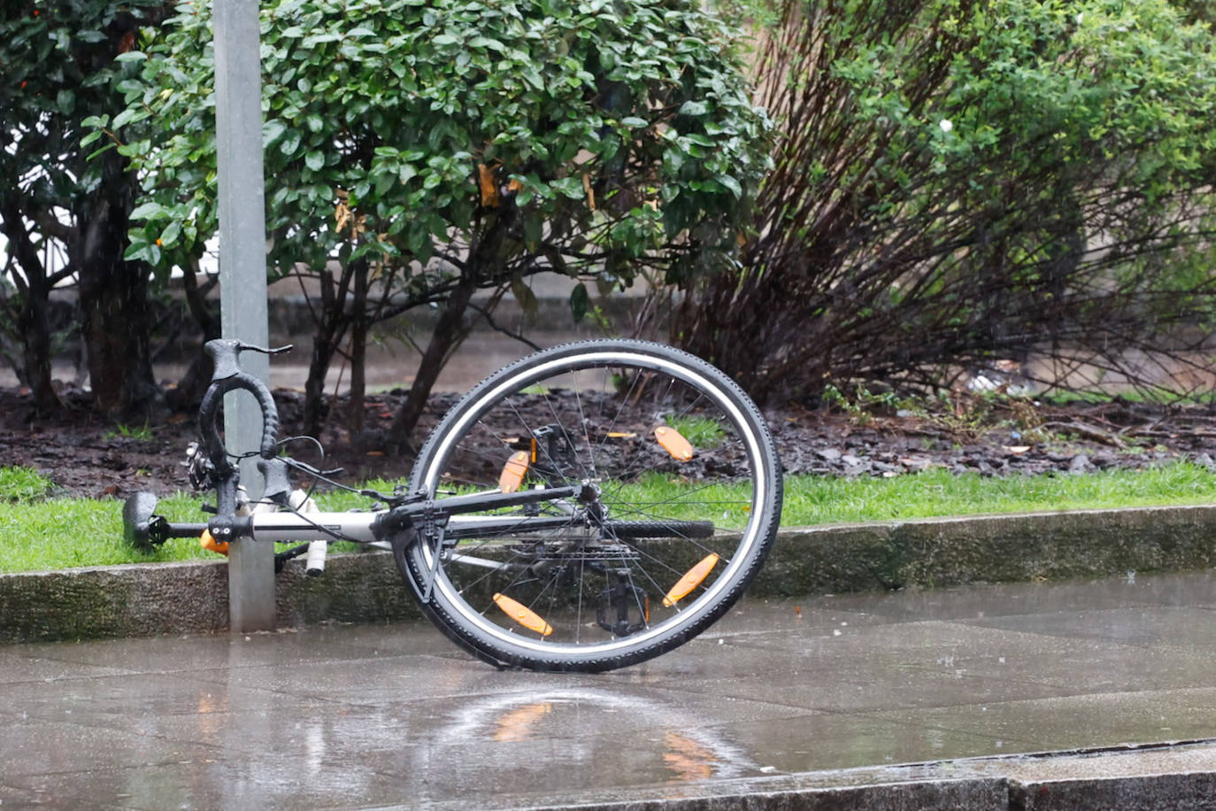 Temporal de viento y lluvia en Asturias: las imágenes de la borrasca &#039;Louis&#039;