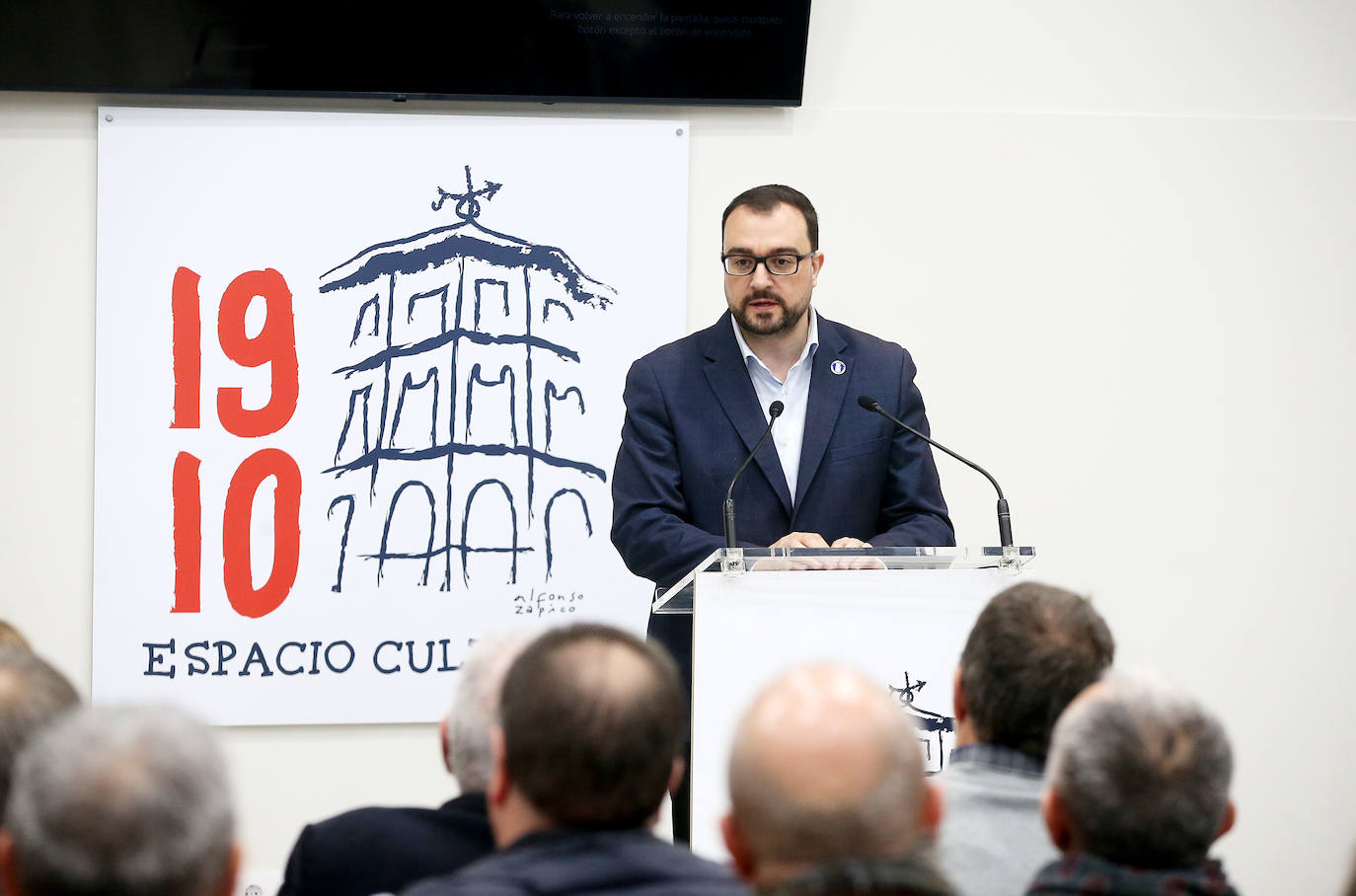 Víctor Manuel recibe en Mieres el Premio Espacio 1910