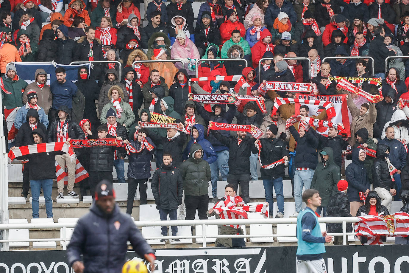 ¿Estuviste en el Burgos - Sporting? ¡Búscate en las fotos!