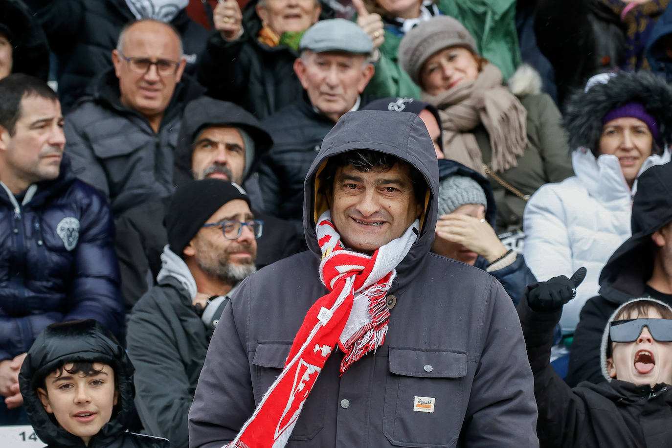 ¿Estuviste en el Burgos - Sporting? ¡Búscate en las fotos!