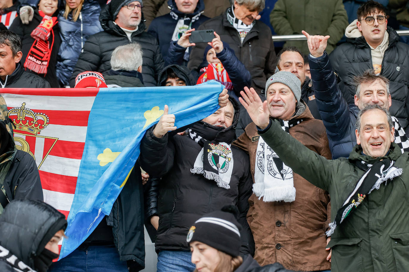 ¿Estuviste en el Burgos - Sporting? ¡Búscate en las fotos!