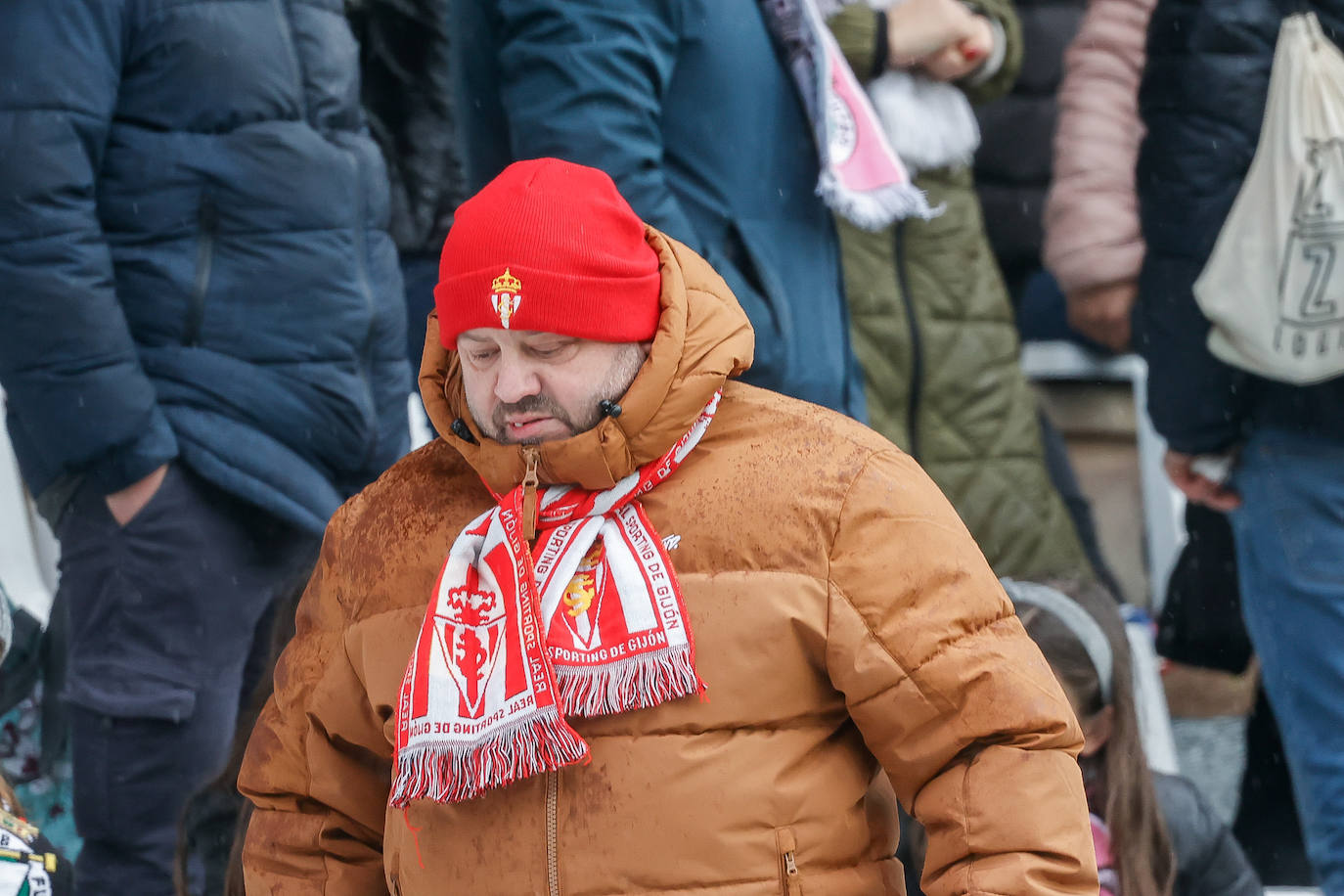 ¿Estuviste en el Burgos - Sporting? ¡Búscate en las fotos!