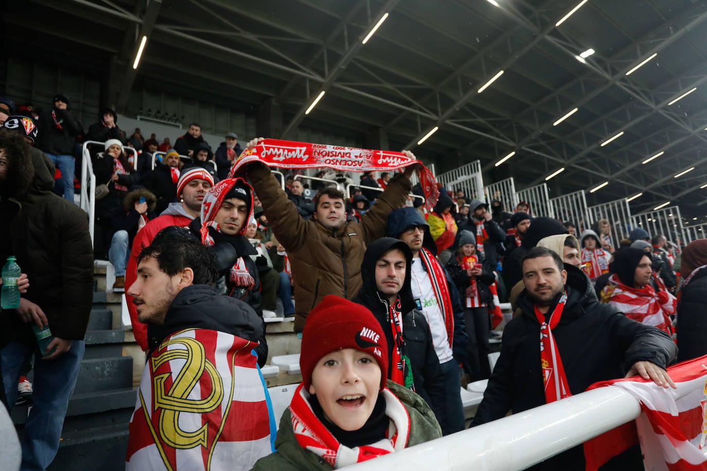 ¿Estuviste en el Burgos - Sporting? ¡Búscate en las fotos!