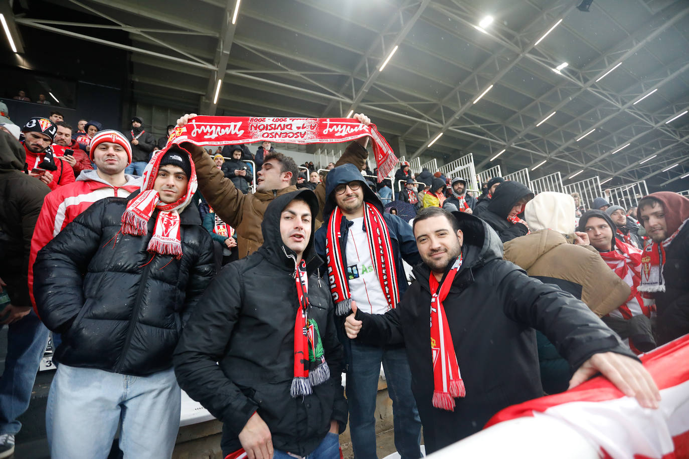 ¿Estuviste en el Burgos - Sporting? ¡Búscate en las fotos!