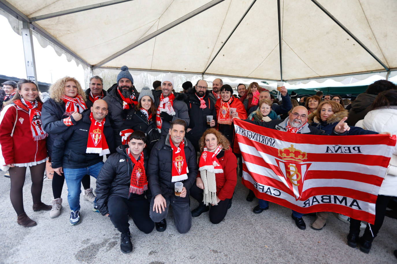 La afición del Sporting, preparada para el partido ante el Burgos