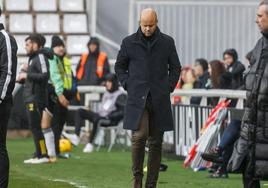 Miguel Ángel Ramírez, durante el partido entre el Burgos y el Sporting.