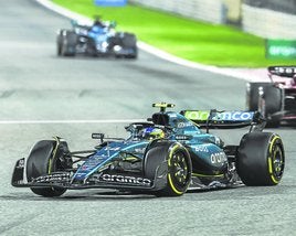 Fernando Alonso, con su Aston Martin, en los test previos al Mundial.