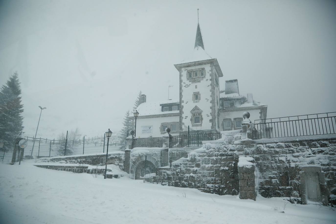 Lluvia, viento y nieve: el temporal &#039;Mónica&#039; pone a Asturias en alerta