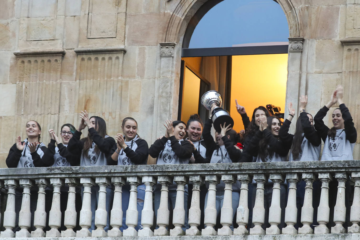 Gijón homenajea a las campeonas del mundo