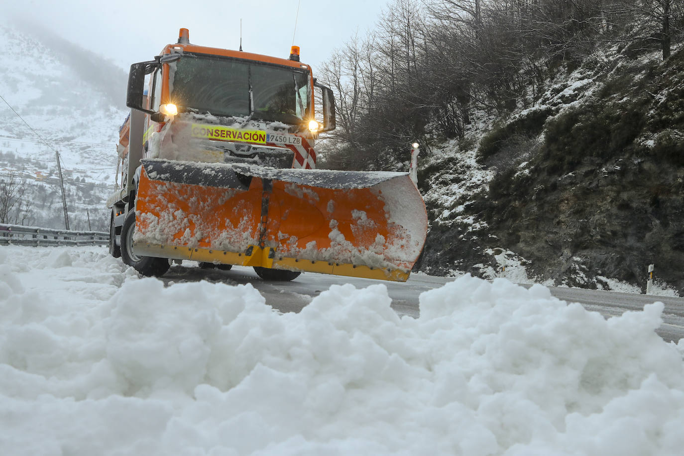 &#039;Mónica&#039; cubre de nieve Pajares