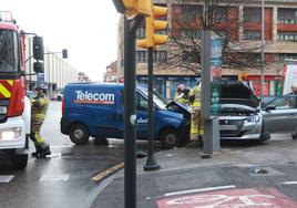 Las imágenes del accidente en la calle Velázquez de Gijón