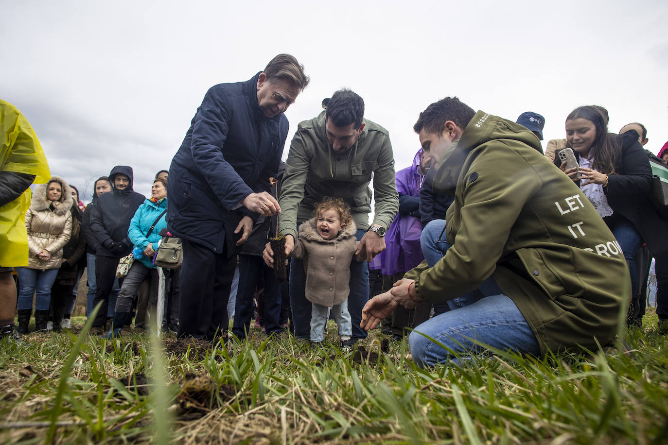 2.000 árboles para reforestar el Naranco tras el incendio