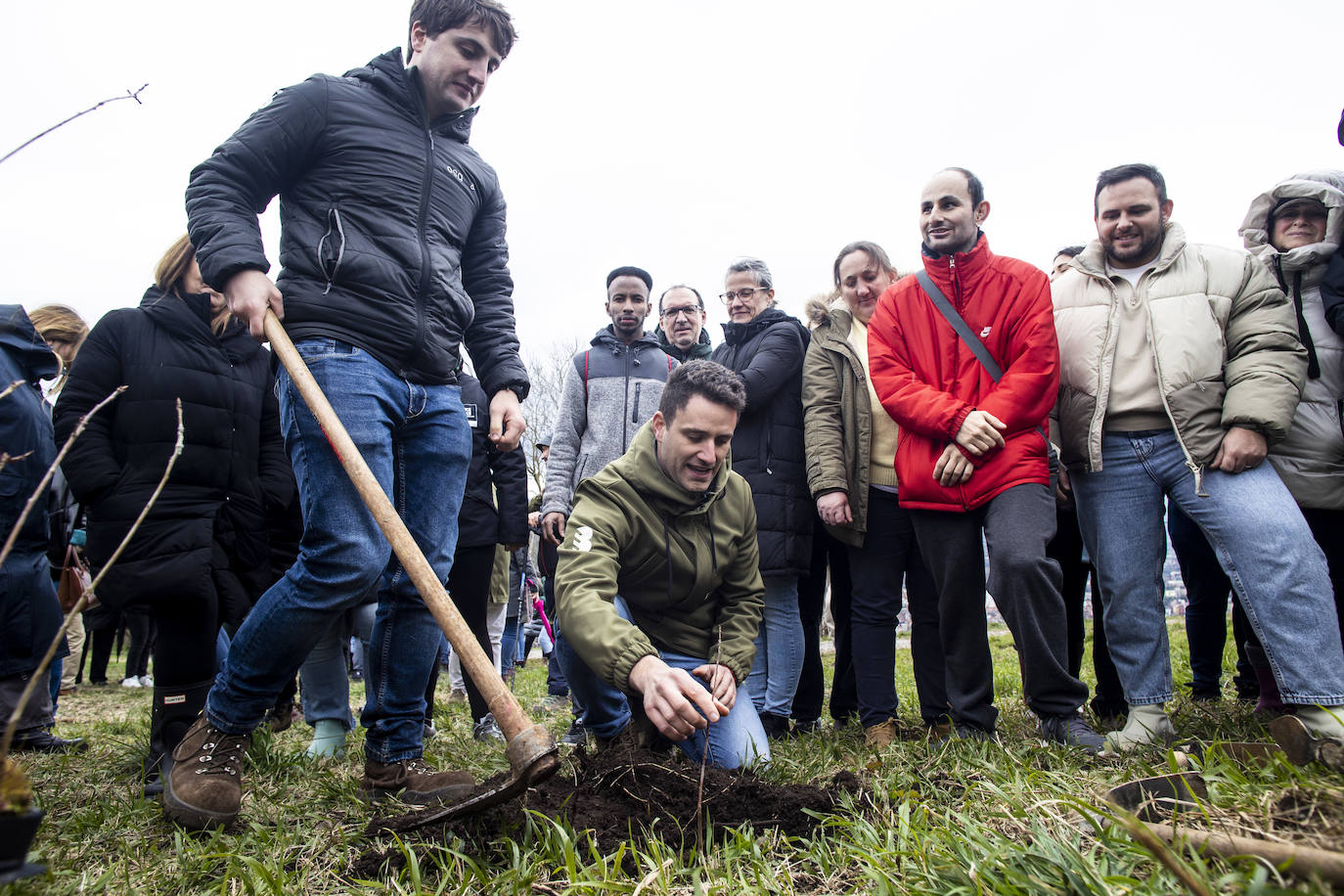 2.000 árboles para reforestar el Naranco tras el incendio