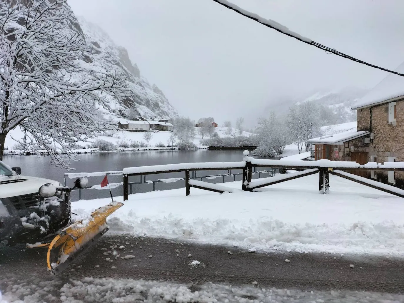 Asturias recibe el primer temporal del año con frío, lluvias y