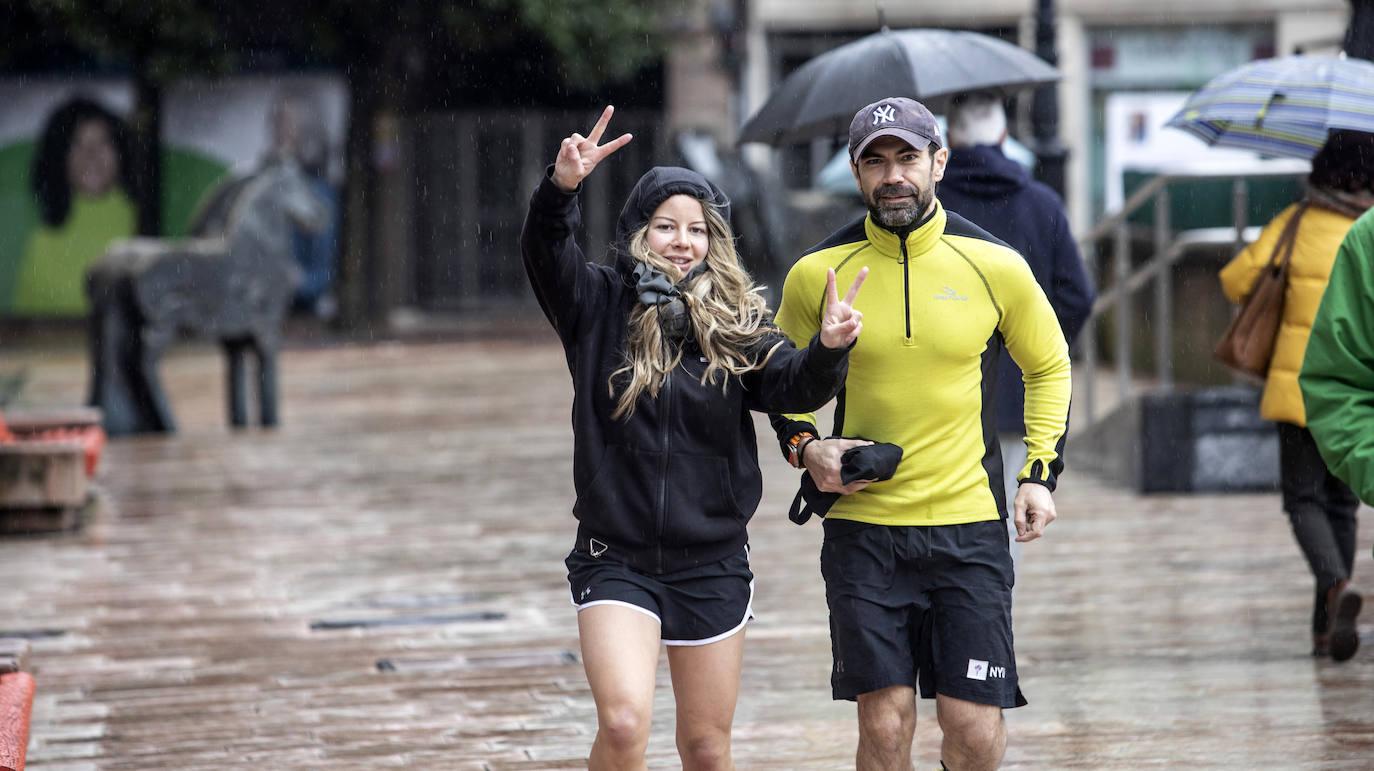 Lluvia, frío y nieve: las imágenes que deja el temporal en Asturias este sábado