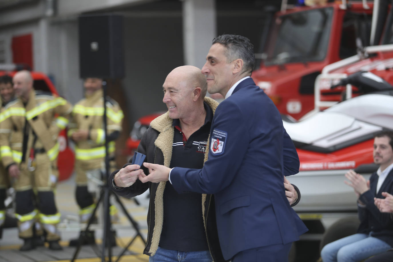 Gijón homenajea a sus bomberos