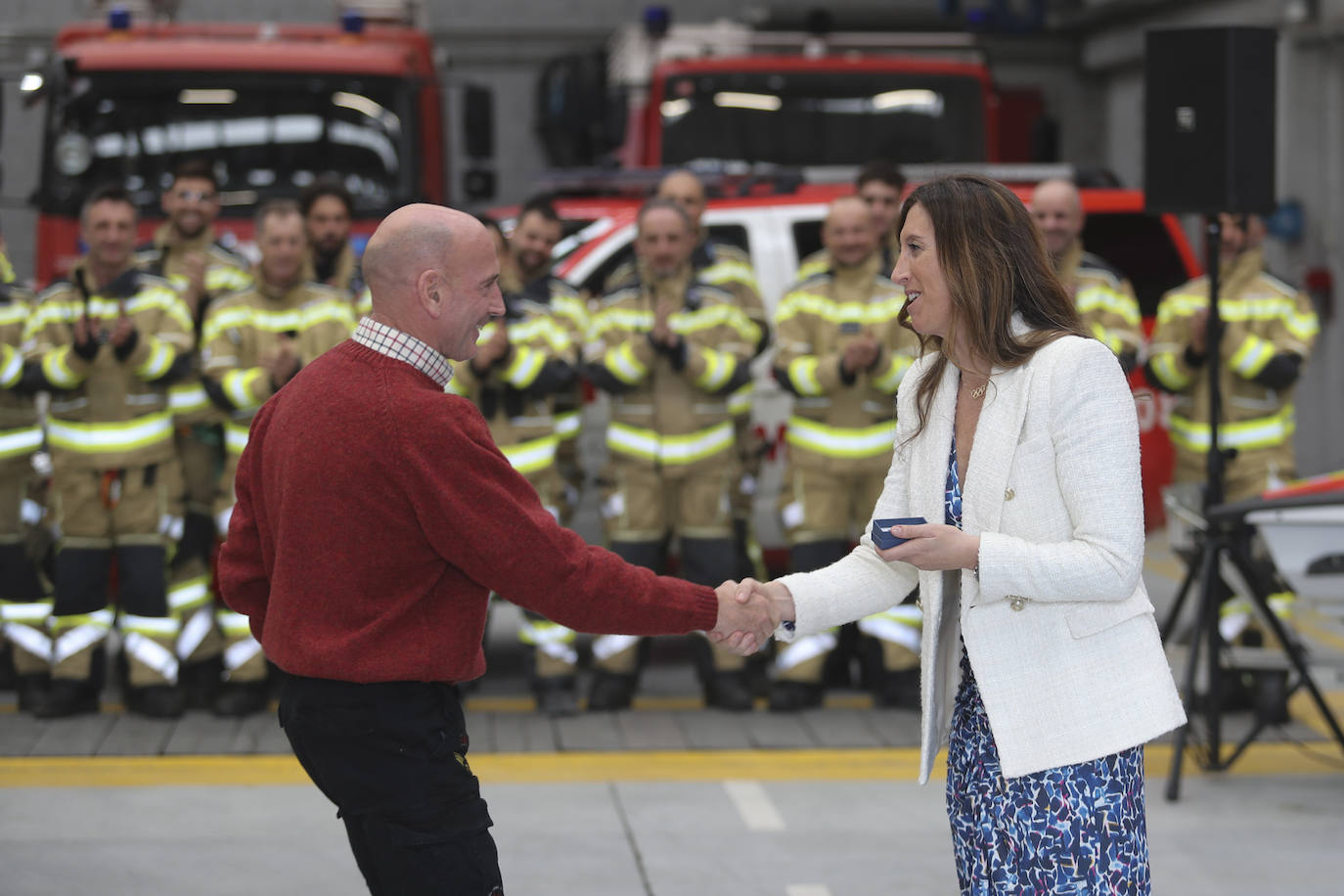 Gijón homenajea a sus bomberos