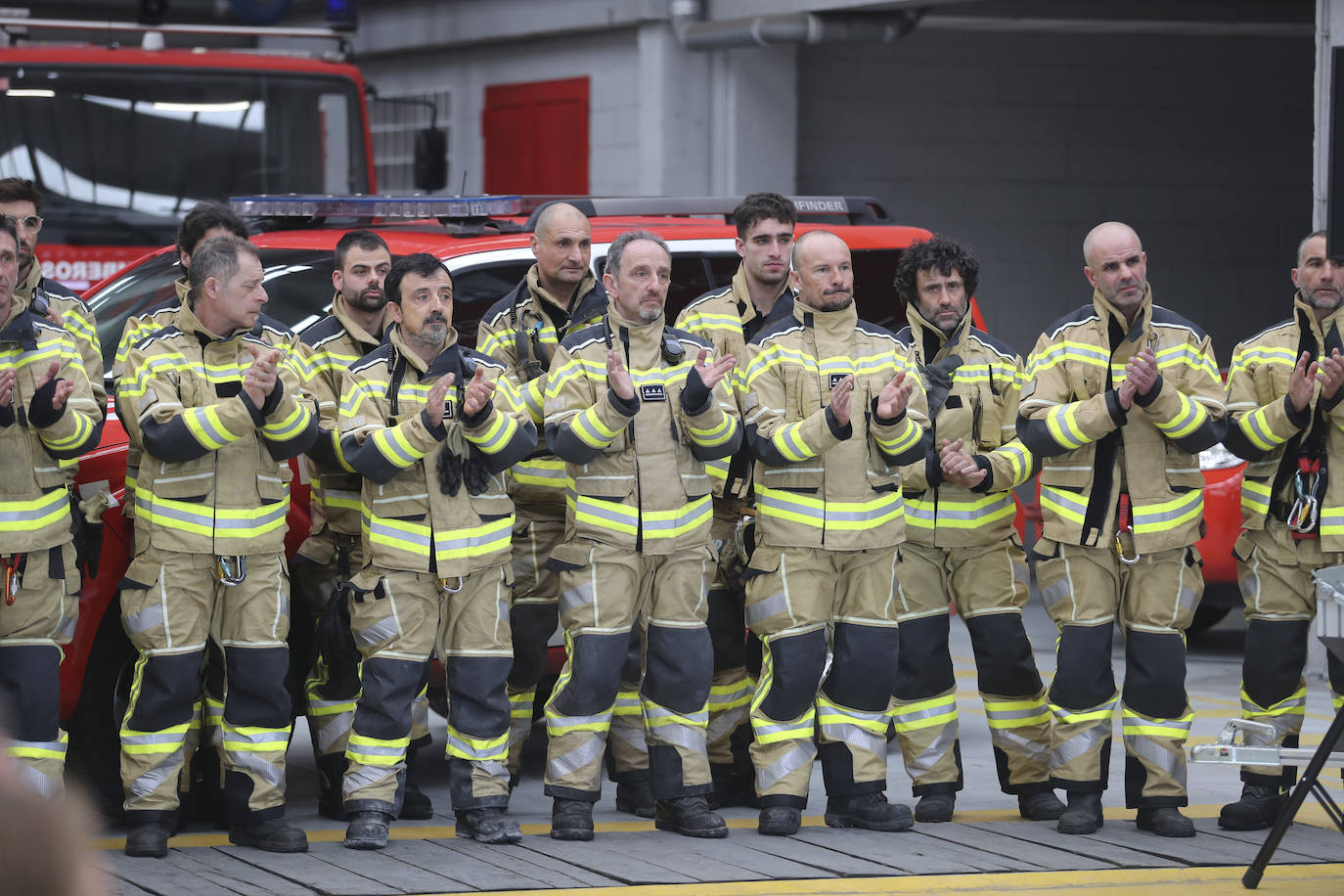 Gijón homenajea a sus bomberos