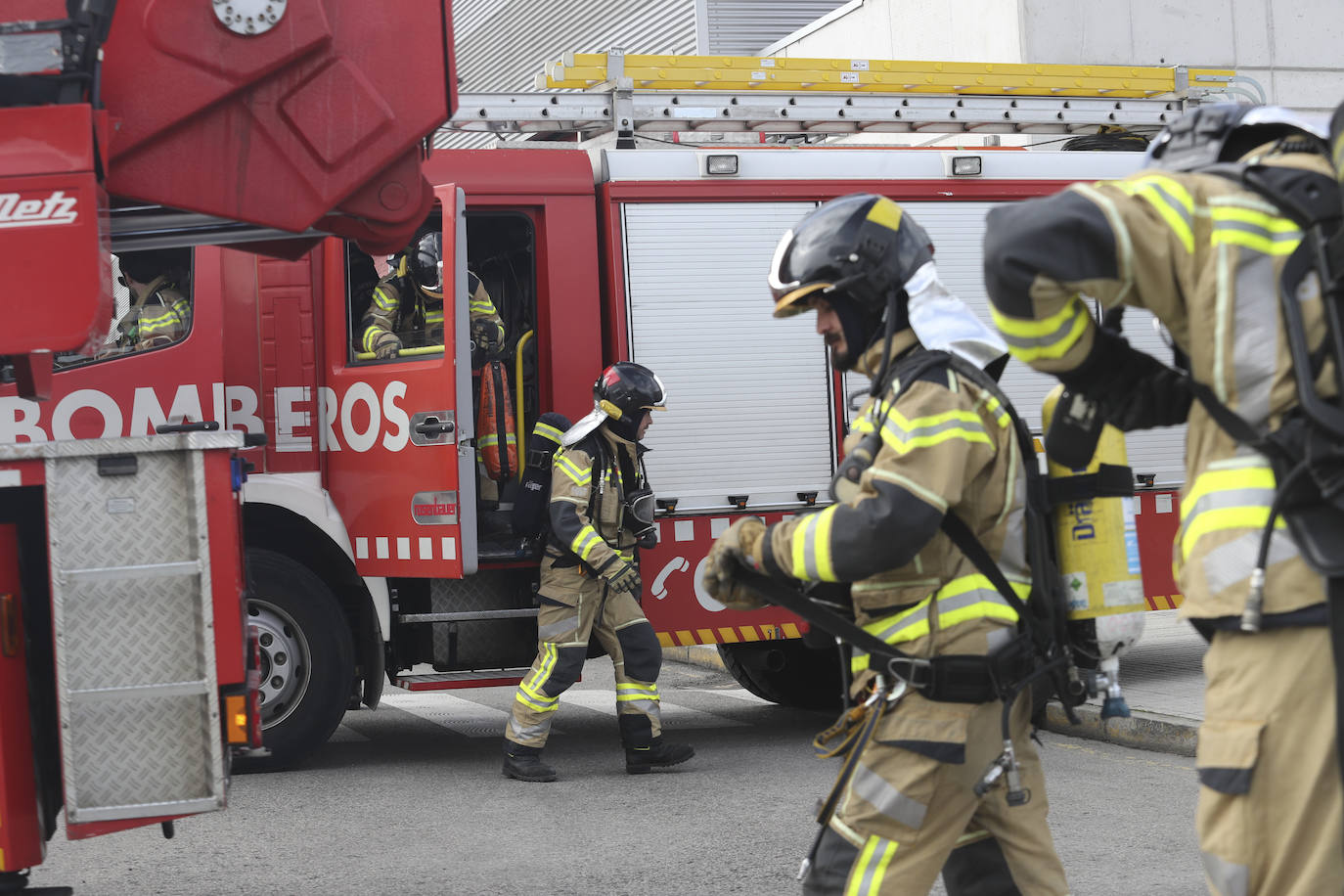 Gijón homenajea a sus bomberos