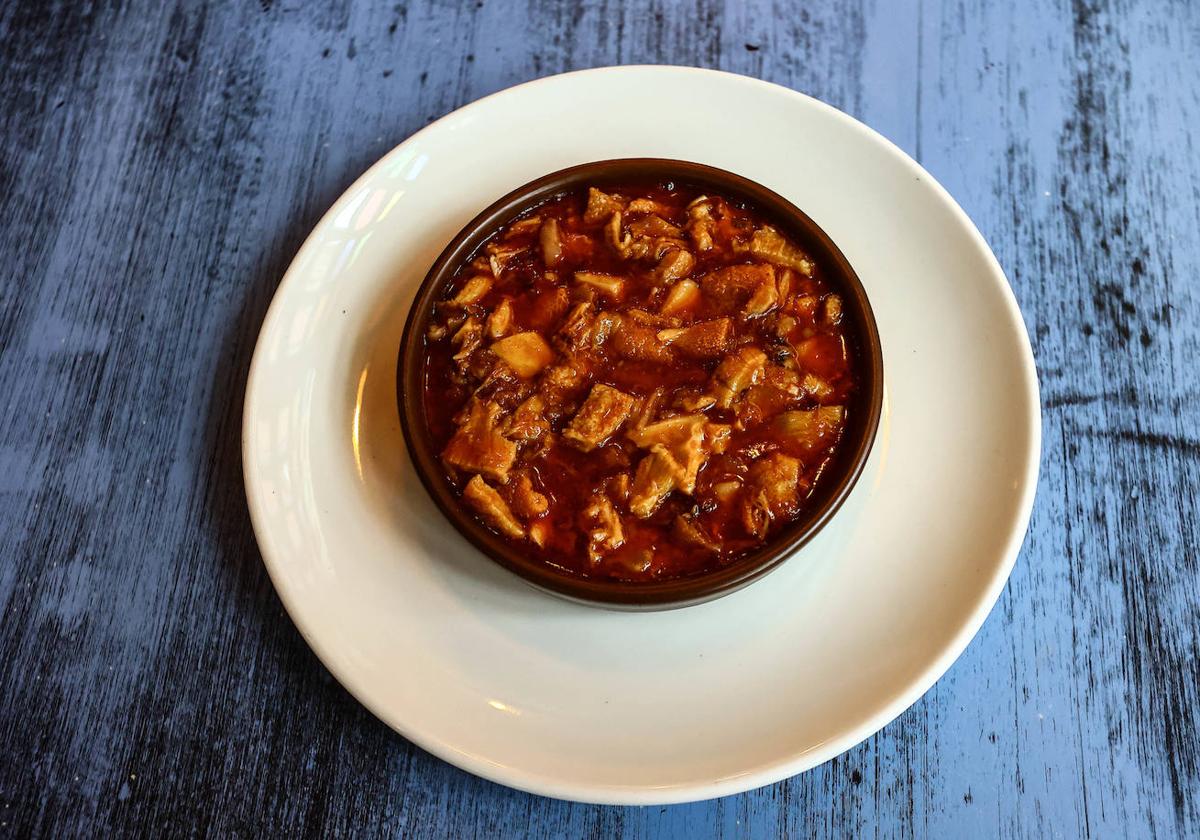 Cucharadas calientes y platos de caza invitan a la mesa
